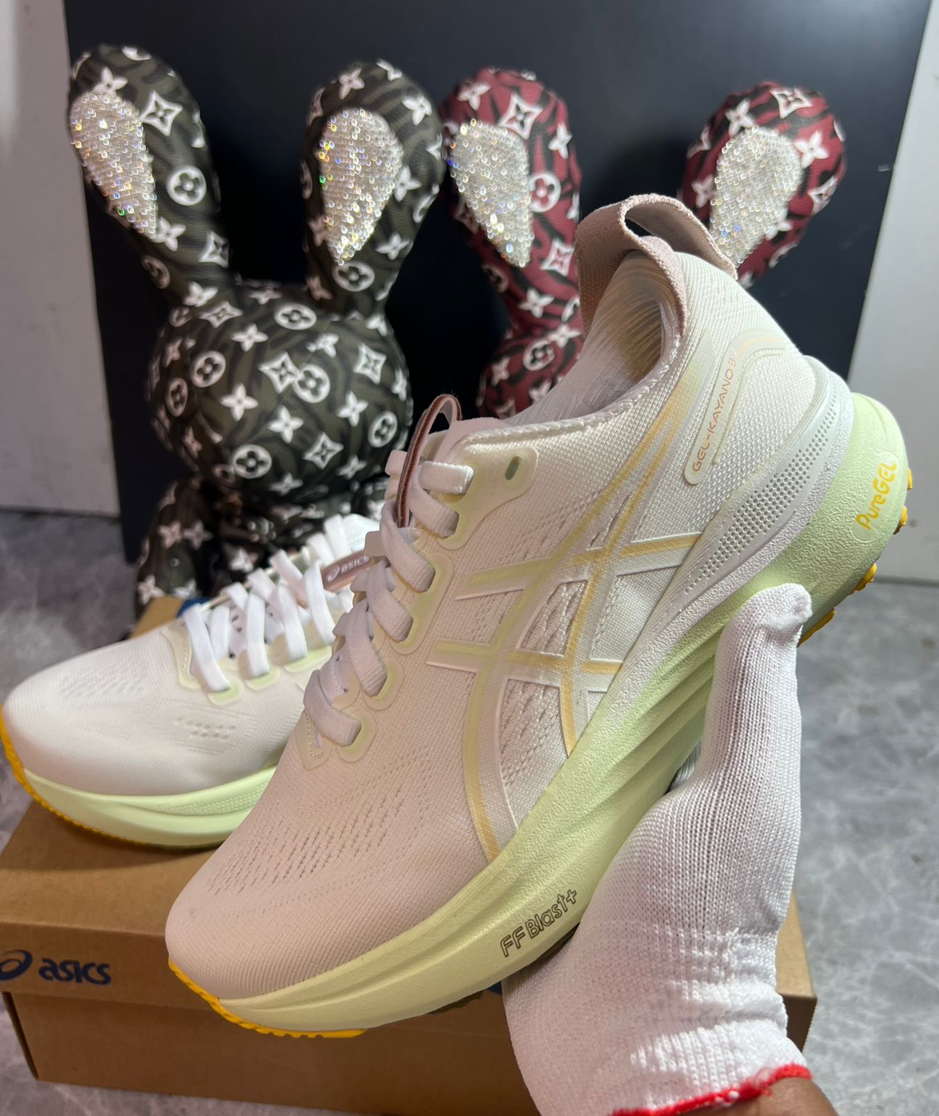 ASICS Kayano 32
