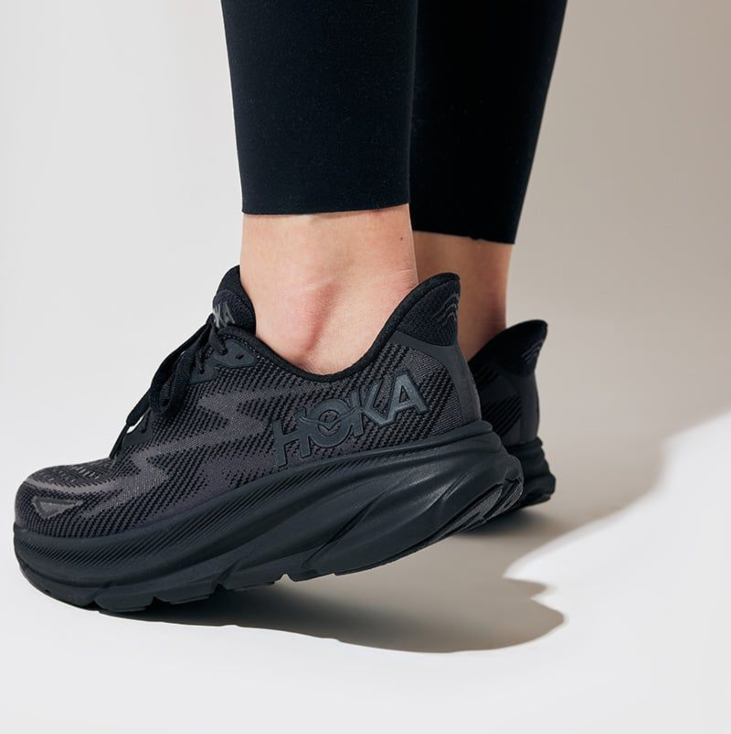 Hoka Clifton 9 ‘Black’