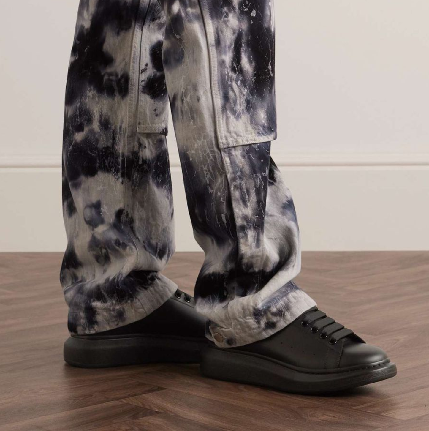 ALEXANDER MCQUEEN ‘BLACK’