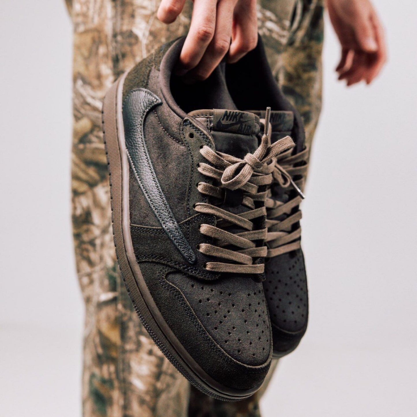 Jordan x Travis Scott Air Jordan 1 Low OG "Velvet Brown"