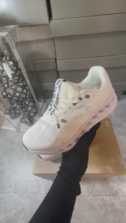 On Cloud Surfer ‘White’