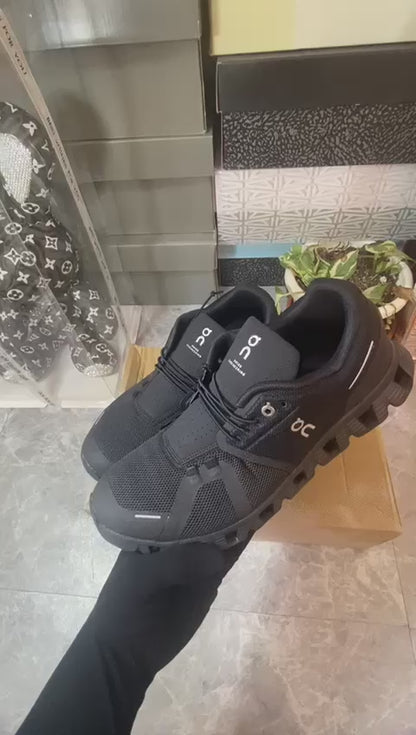 On Cloud 5 WP ‘All Black’