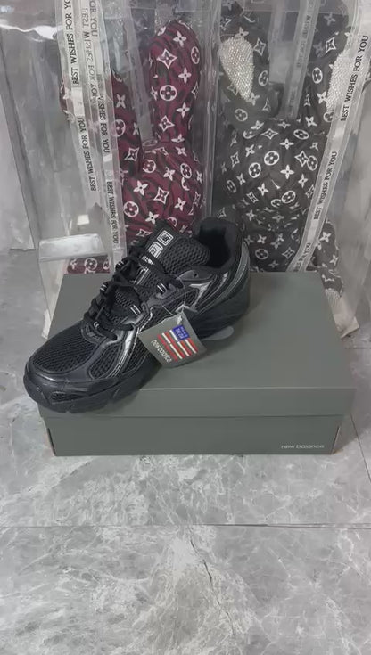 new balance 740 ‘Black’